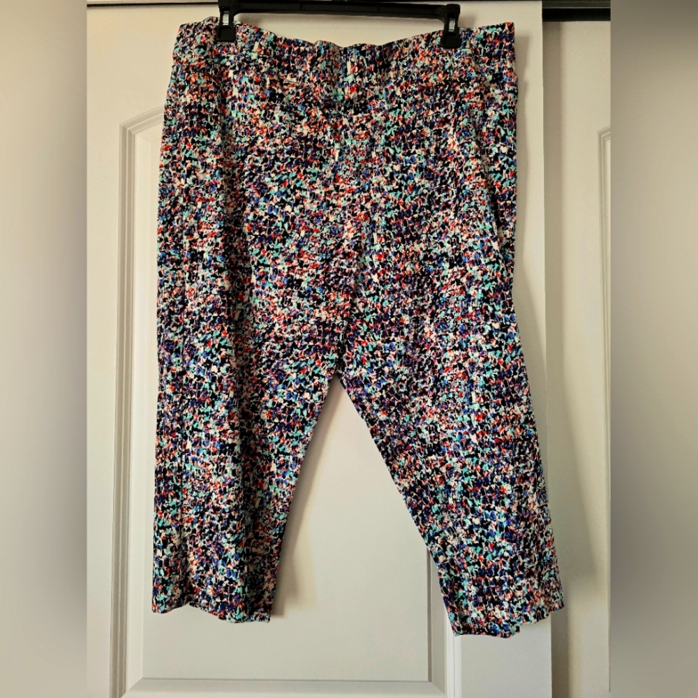 Fun print capri Kim Rogers curvy size 24